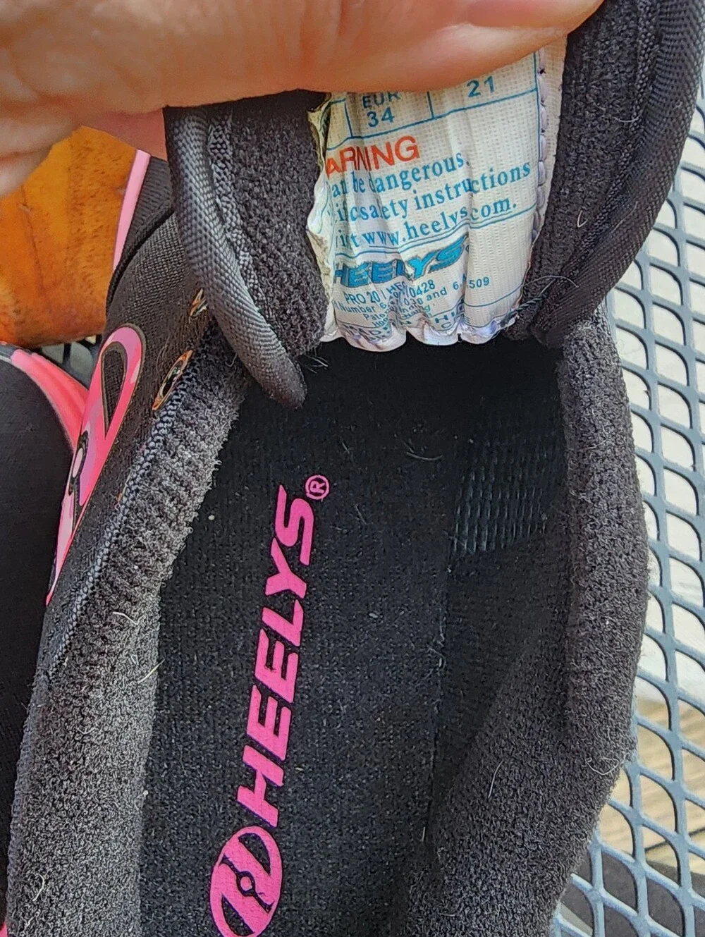 Heelys Black and Pink Low-Top Skate Sneakers Youth 3